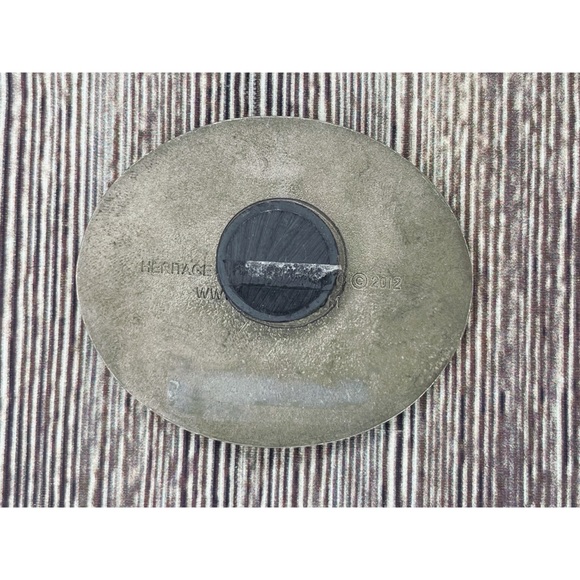 NEW Bats Flying Heritage Pewter Metal Oval Magnet - Picture 2 of 2